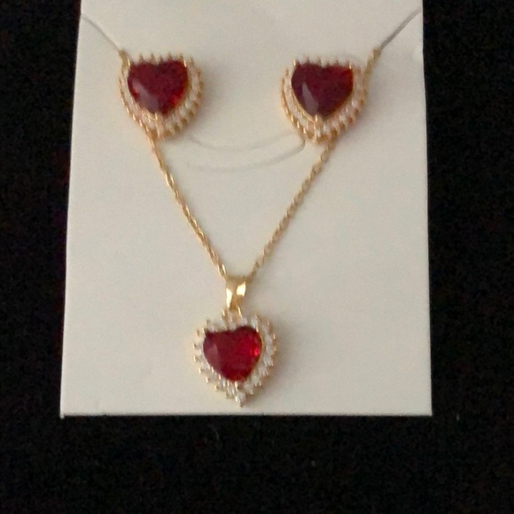 Elegant Red Heart Pendant Necklace and Earring Set - Picture 3 of 10